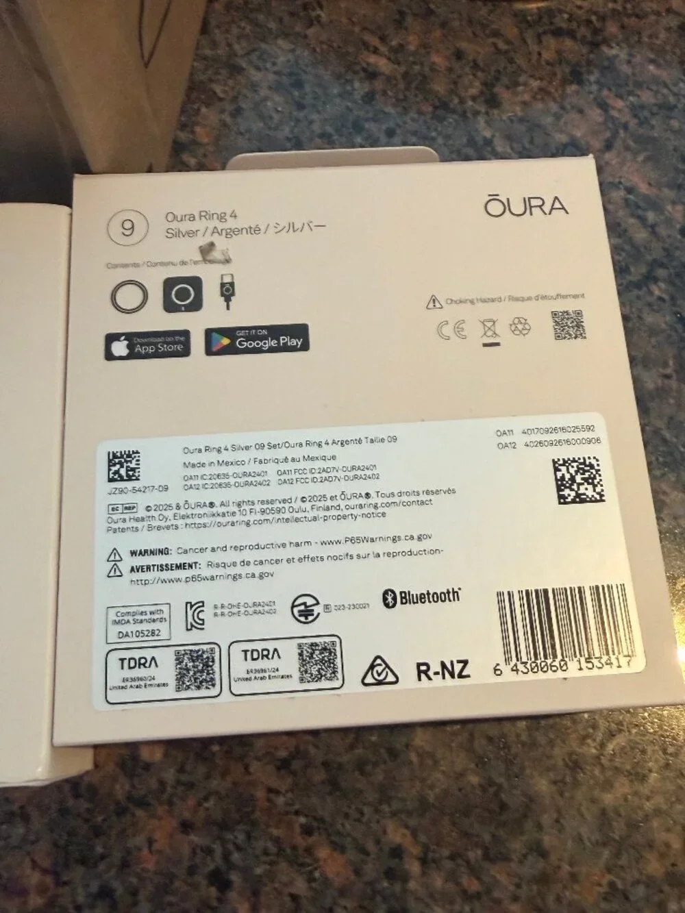NEW IN SEALED BOX Oura Ring 4 - Silver (Size 9)